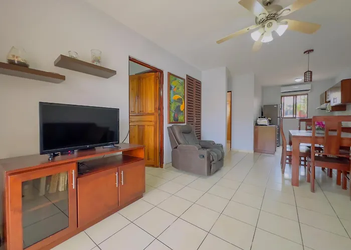 Turtle #1 Ground Floor Comfort Just Minutes Appartement