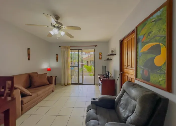 Turtle #1 Ground Floor Comfort Just Minutes Appartement